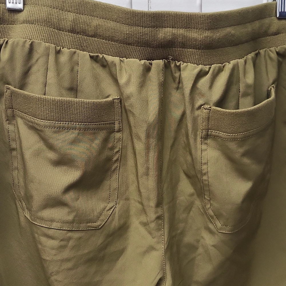 Attyre Olive Green Women’s Drawstring Cargo Shorts, 10p - Picture 6 of 7
